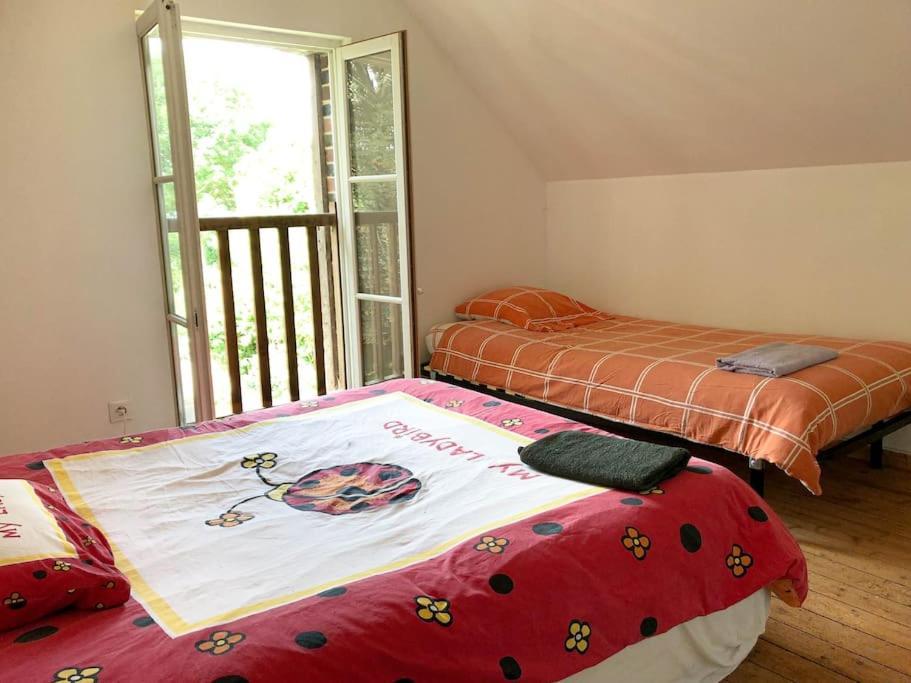 Gite Au Coeur D'Une Residence D'Artiste Saint-Aubin-de-Bonneval ภายนอก รูปภาพ